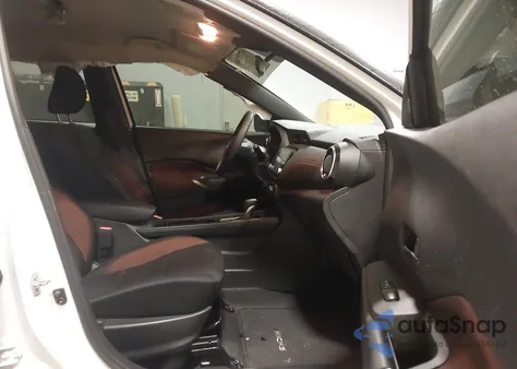 2021 Nissan Kicks Sr Xtronic Cvt z USA, uszkodzony, nr VIN 3N1CP5DV3ML561767